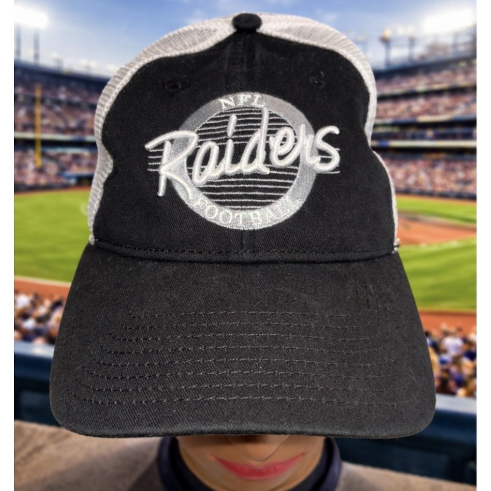NWT Las Vegas Raiders NFL Team Headwear Black & White Trucker Hat Cap